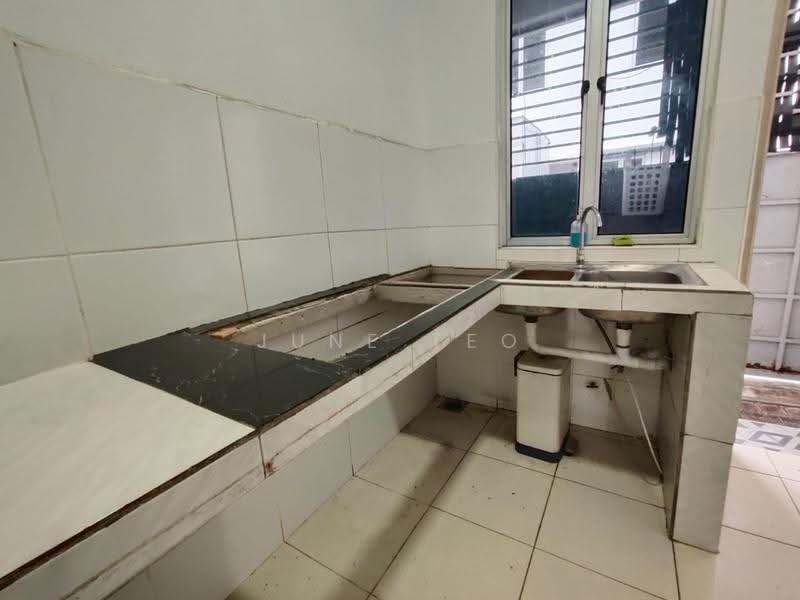 2-storey Terraced House for Rent in Pasir Gudang (Johor) - June Teo - Kitchen - PropertyGuru.com.my