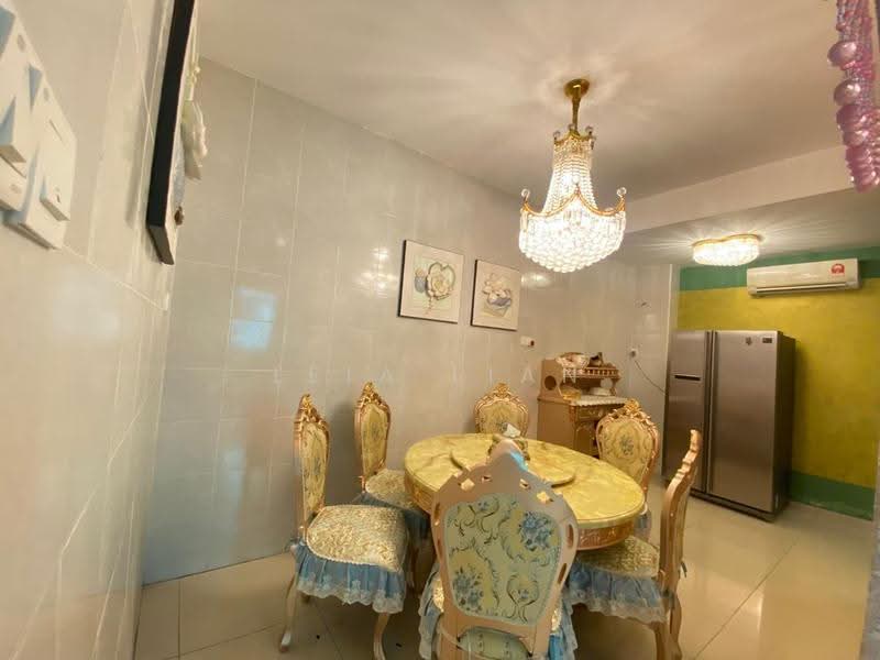 Semi-Detached House for Sale in Bandar Saujana Putra (Tanjong Duabelas) - Leia Lian - Dining Room - PropertyGuru.com.my