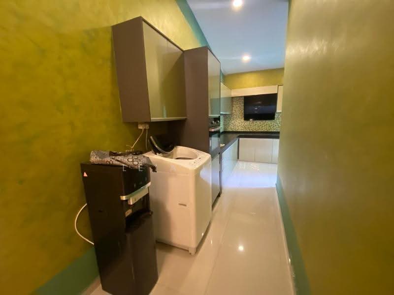 Semi-Detached House for Sale in Bandar Saujana Putra (Tanjong Duabelas) - Leia Lian - Kitchen - PropertyGuru.com.my