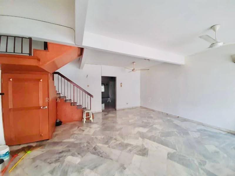 2-storey Terraced House for Sale in Taman TTDI Jaya (Shah Alam) - Razlina Razali - Living Room - PropertyGuru.com.my