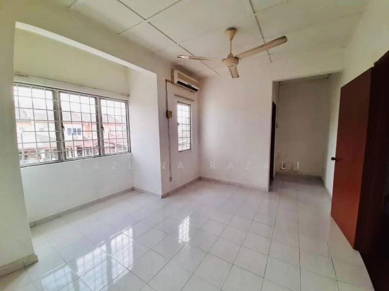 2-storey Terraced House for Sale in Taman TTDI Jaya (Shah Alam) - Razlina Razali - Living Room - PropertyGuru.com.my