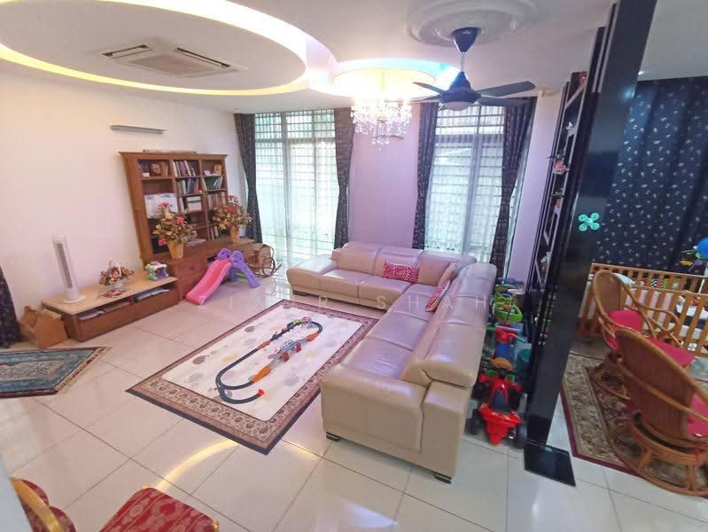 Semi-Detached House for Sale in Shah Alam (Selangor) - Zimir Shah - Living Room - PropertyGuru.com.my