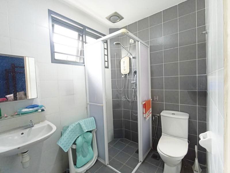 Semi-Detached House for Sale in Shah Alam (Selangor) - Zimir Shah - Bathroom - PropertyGuru.com.my