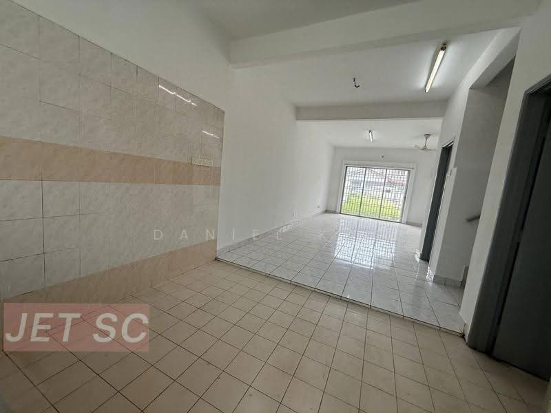 2-storey Terraced House for Sale in Bandar Botanic (Klang) - Daniel Kok - Living Room - PropertyGuru.com.my