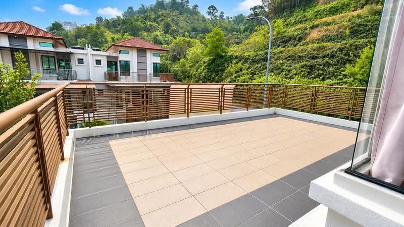 Semi-Detached House for Sale in Taman Nusa Intan (Senawang) - Khairul Idzwan - Exterior - PropertyGuru.com.my