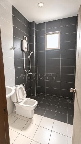 Semi-Detached House for Sale in Taman Nusa Intan (Senawang) - Khairul Idzwan - Bathroom - PropertyGuru.com.my
