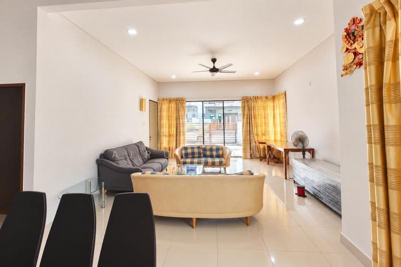 Semi-Detached House for Sale in Taman Nusa Intan (Senawang) - Khairul Idzwan - Living Room - PropertyGuru.com.my