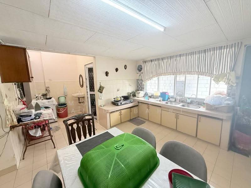 1-storey Terraced House for Sale in Taman Pandan Jaya (Ampang) - Mohd Aizat Saiful Bahri - Kitchen - PropertyGuru.com.my