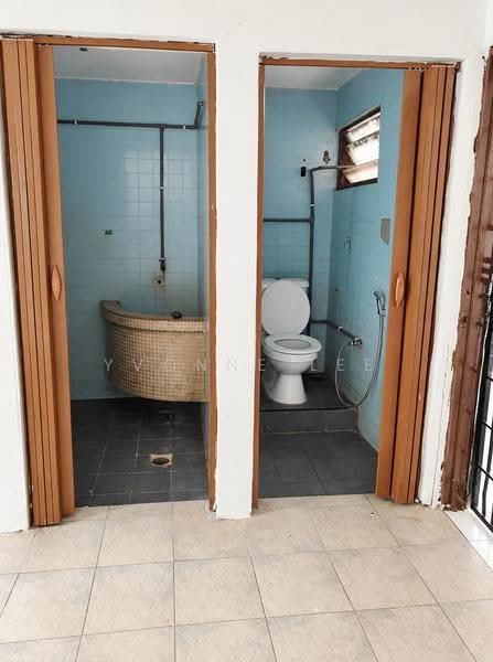 Semi-Detached House for Rent in Kompleks Chain Ferry (Butterworth) - Yvonne Lee - Bathroom - PropertyGuru.com.my