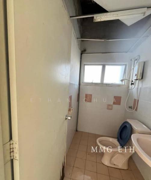 Pangsapuri untuk Dijual di Pangsapuri Ria - Ethan Chua - Bathroom - PropertyGuru.com.my