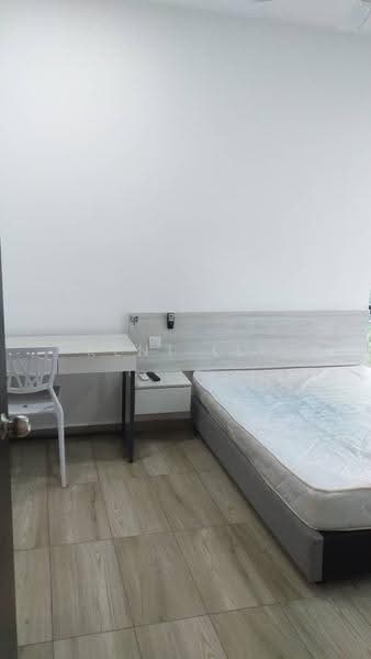 Kediaman Servis untuk Dijual di Kenwingston Square Garden - Kent Lee - Bedroom - PropertyGuru.com.my