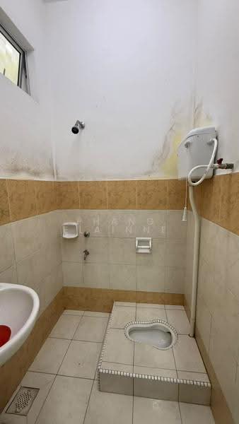 2.5-storey Terraced House for Sale in Taman Setia Indah (Tebrau) - Phang Elainne - Bathroom - PropertyGuru.com.my