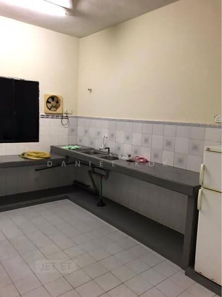 Rumah Teres 2-Tingkat untuk Dijual di Taman Bayu Perdana (Klang) - Daniel Kok - Kitchen - PropertyGuru.com.my