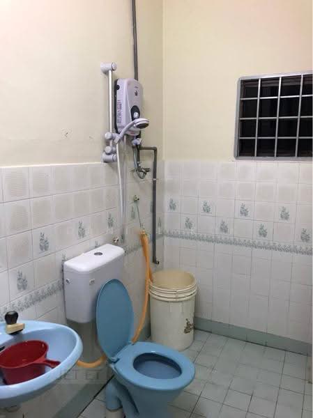 Rumah Teres 2-Tingkat untuk Dijual di Taman Bayu Perdana (Klang) - Daniel Kok - Bathroom - PropertyGuru.com.my