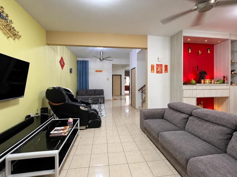 2-storey Terraced House for Sale in Bandar Kinrara Seksyen 5 (Bandar Kinrara) - Kent Lai - Living Room - PropertyGuru.com.my