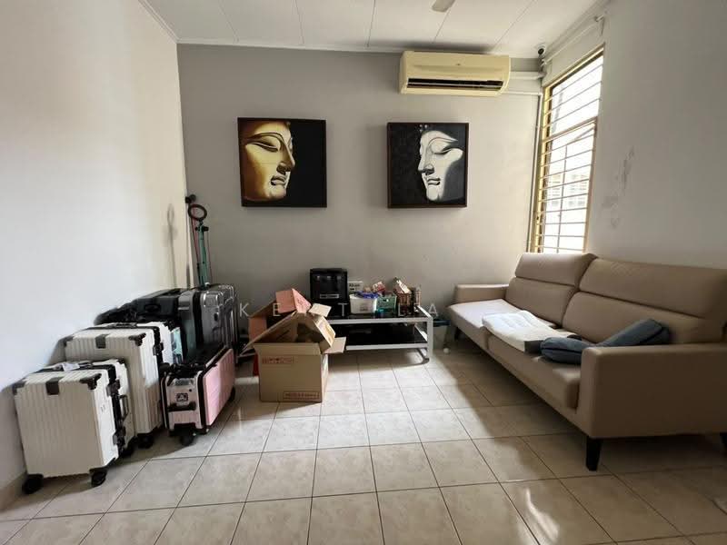 2-storey Terraced House for Sale in Bandar Kinrara Seksyen 5 (Bandar Kinrara) - Kent Lai - Living Room - PropertyGuru.com.my