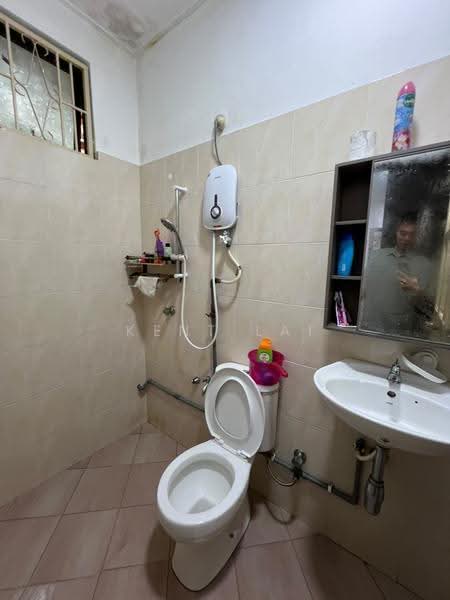 2-storey Terraced House for Sale in Bandar Kinrara Seksyen 5 (Bandar Kinrara) - Kent Lai - Bathroom - PropertyGuru.com.my