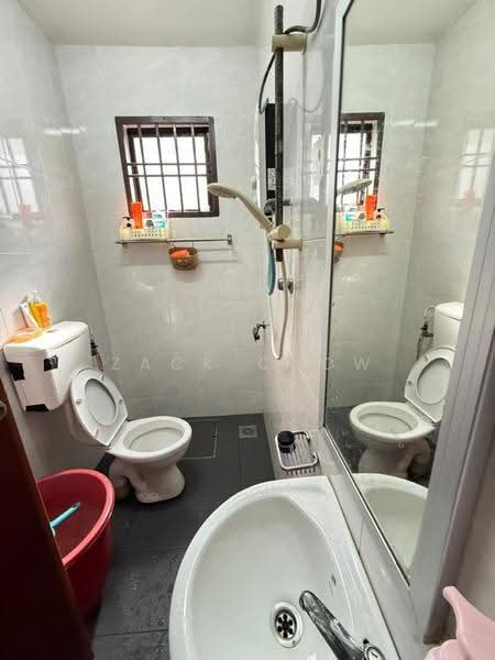 2-storey Terraced House for Sale in Taman Molek (Johor Bahru) - Zack Chow - Bathroom - PropertyGuru.com.my