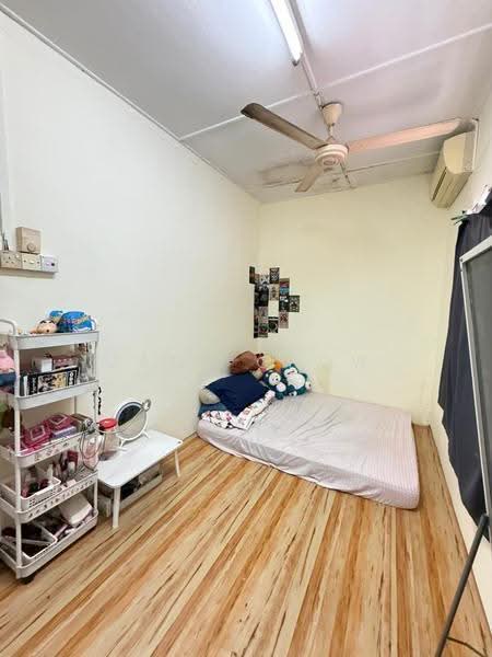 2-storey Terraced House for Sale in Taman Molek (Johor Bahru) - Zack Chow - Bedroom - PropertyGuru.com.my