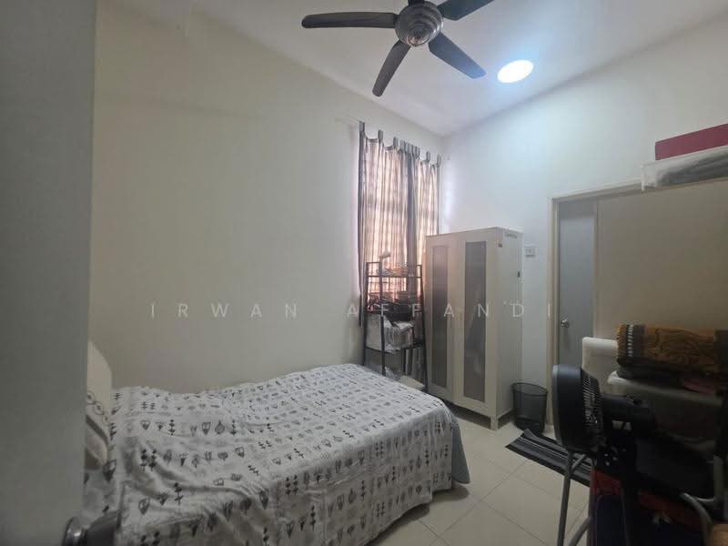 Cluster House for Sale in Bandar Saujana Putra (Tanjong Duabelas) - Irwan Affandi - Bedroom - PropertyGuru.com.my