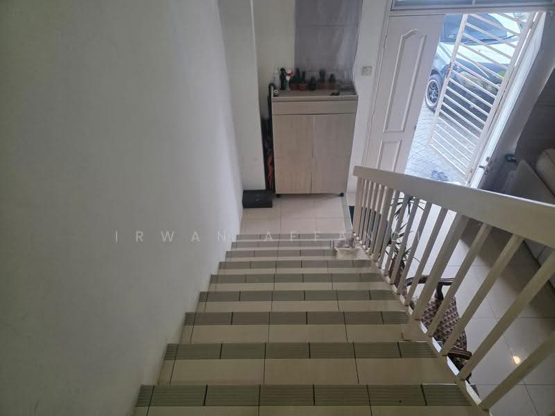 Cluster House for Sale in Bandar Saujana Putra (Tanjong Duabelas) - Irwan Affandi - Entrance - PropertyGuru.com.my