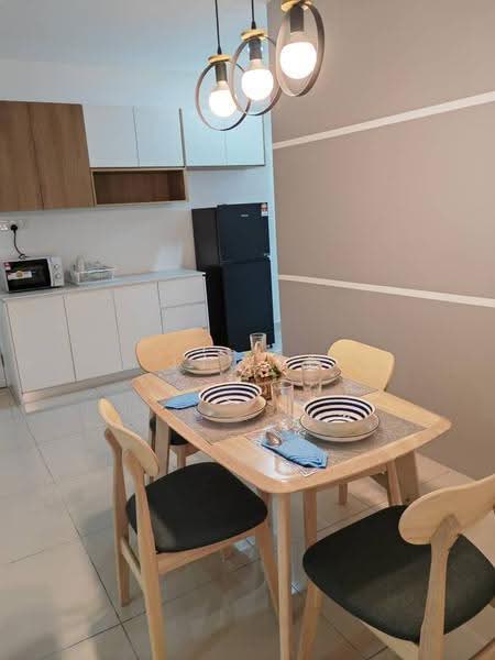 Kediaman Servis untuk Disewa di AraTre' Residences - JJ Lee - Dining Room - PropertyGuru.com.my