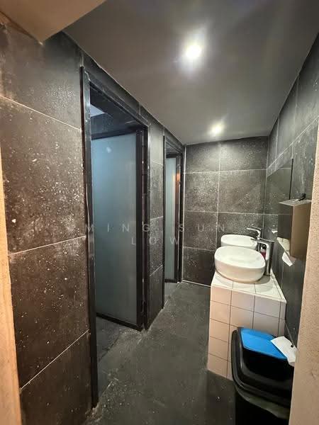 Komersial Berkembar untuk Disewa di Bandar Puteri Puchong (Puchong) - Ming Sun Low - Bathroom - PropertyGuru.com.my