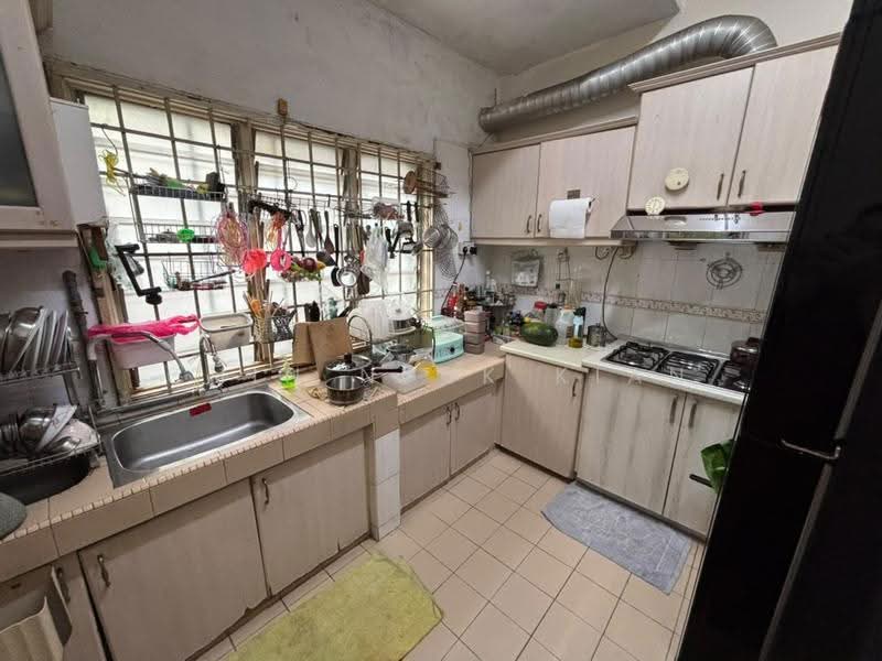 Terraced House for Sale in Batu 9 (Cheras) - Chin Nyuk Kian - Kitchen - PropertyGuru.com.my