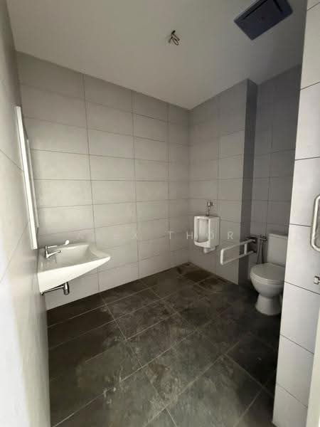 Shop for Rent in Batu Maung (Penang) - Alex Thor - Bathroom - PropertyGuru.com.my