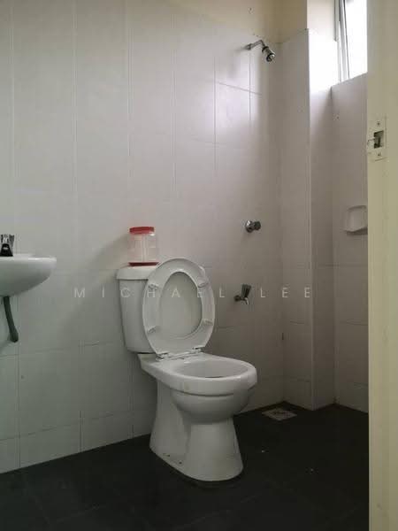 Rumah Teres 1-Tingkat untuk Dijual di Taman Bukit Katil Damai (Bukit Katil) - Michael Lee - Bathroom - PropertyGuru.com.my
