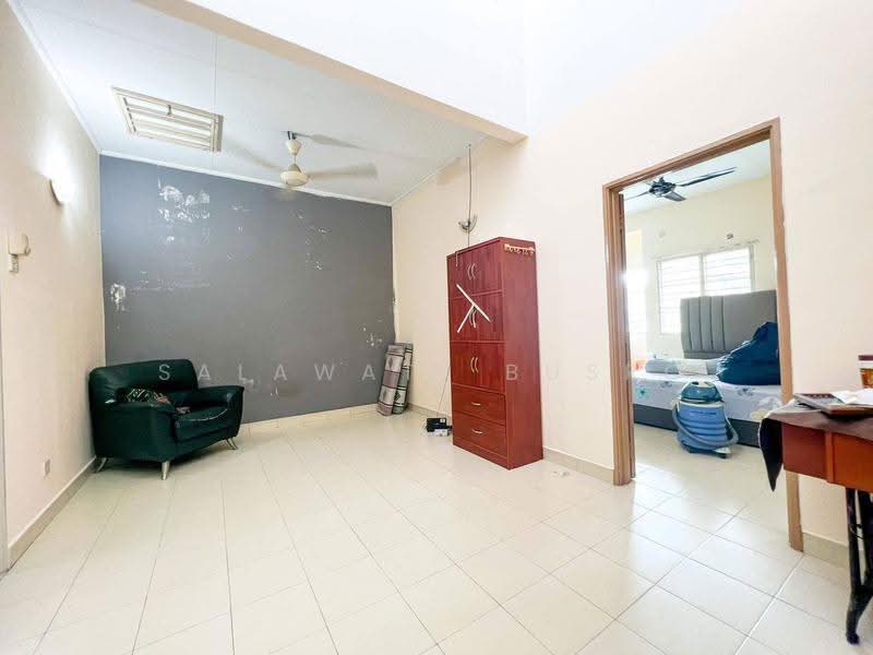 Rumah Teres 2-Tingkat untuk Disewa di Seksyen 7 (Shah Alam) - Salawati Busro - Living Room - PropertyGuru.com.my