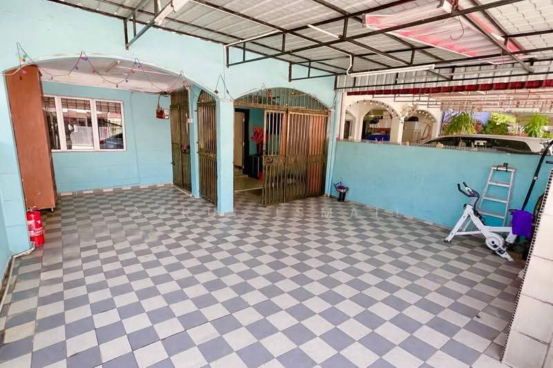 1-storey Terraced House for Sale in Ampang (Kuala Lumpur) - Azrul Ismail - Exterior - PropertyGuru.com.my