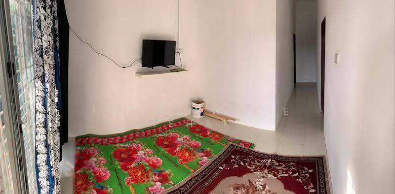 1-storey Terraced House for Sale in Kuantan (Pahang) - Fazielawatie Ishak - Corridor - PropertyGuru.com.my