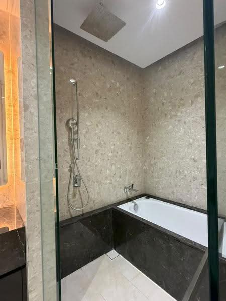 Kondominium untuk Disewa di Pavilion Damansara Heights - Kelvin Pang - Bathroom - PropertyGuru.com.my