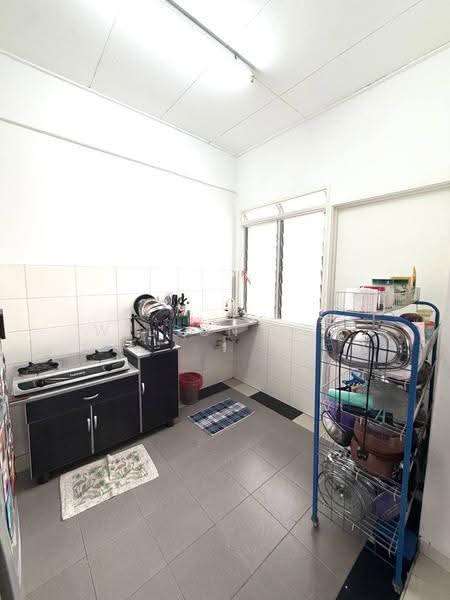 Flat for Sale at Flat Bukit Indah - Wilson Teh - Kitchen - PropertyGuru.com.my