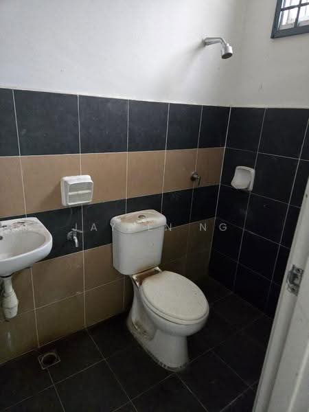 Shop for Sale in Tampoi (Johor) - Jayden Ng - Bathroom - PropertyGuru.com.my
