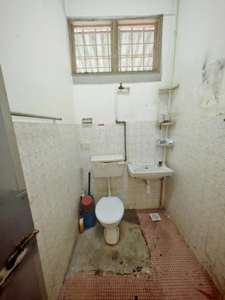 1-storey Terraced House for Rent in Taman Bukit Maluri (Kepong) - Suki Tan - Bathroom - PropertyGuru.com.my