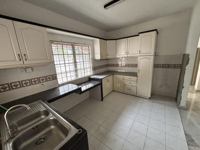 2-storey Terraced House for Sale in Bandar Kinrara Seksyen 1 (Bandar Kinrara) - Jolin Choi - Kitchen - PropertyGuru.com.my