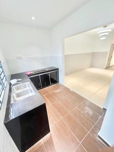 2-storey Terraced House for Sale in Taman Pulai Hijauan (Skudai) - Melinda Ee - Kitchen - PropertyGuru.com.my