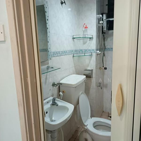 Pangsapuri untuk Disewa di SD Apartments II - Tiffany Tan - Bathroom - PropertyGuru.com.my