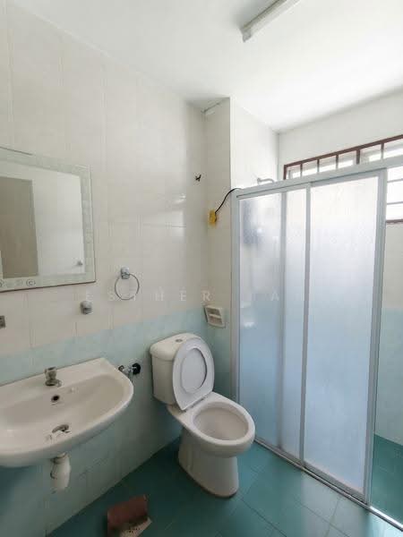 2-storey Terraced House for Sale in Taman Tasik Prima (Puchong) - Esther Tan - Bathroom - PropertyGuru.com.my