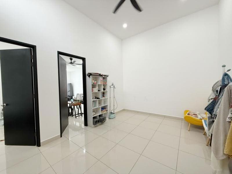 2-storey Terraced House for Sale in Bandar Cemerlang (Ulu Tiram) - Tommy Tai - Interior - PropertyGuru.com.my