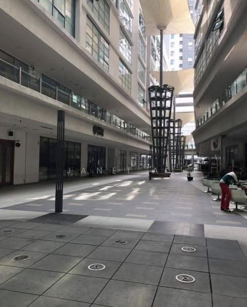 Kedai / Pejabat untuk Dijual di Seri Kembangan (Selangor) - Janet Au - Exterior - PropertyGuru.com.my