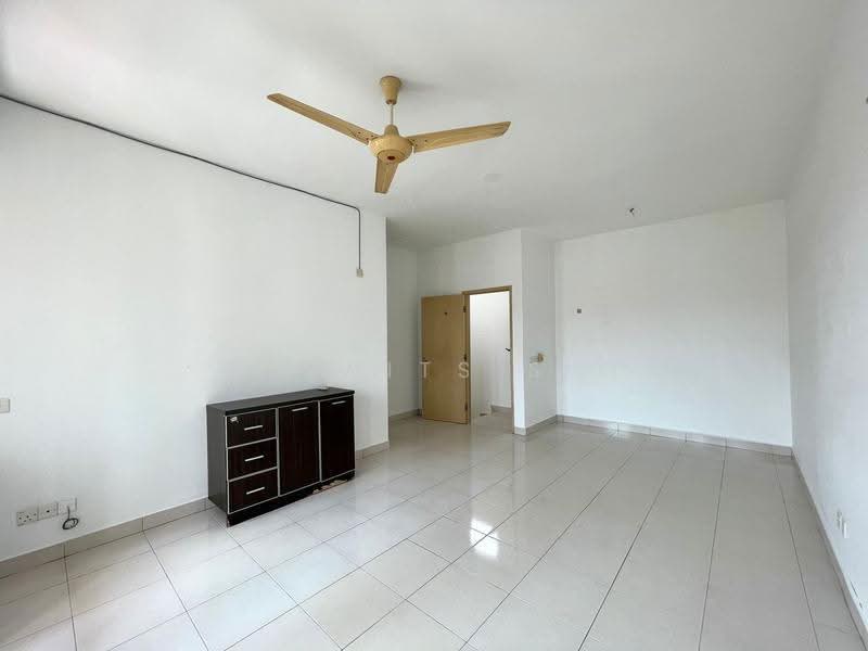 3-storey Terraced House for Sale in Bayan Lepas (Penang) - Welwits Sim - Living Room - PropertyGuru.com.my