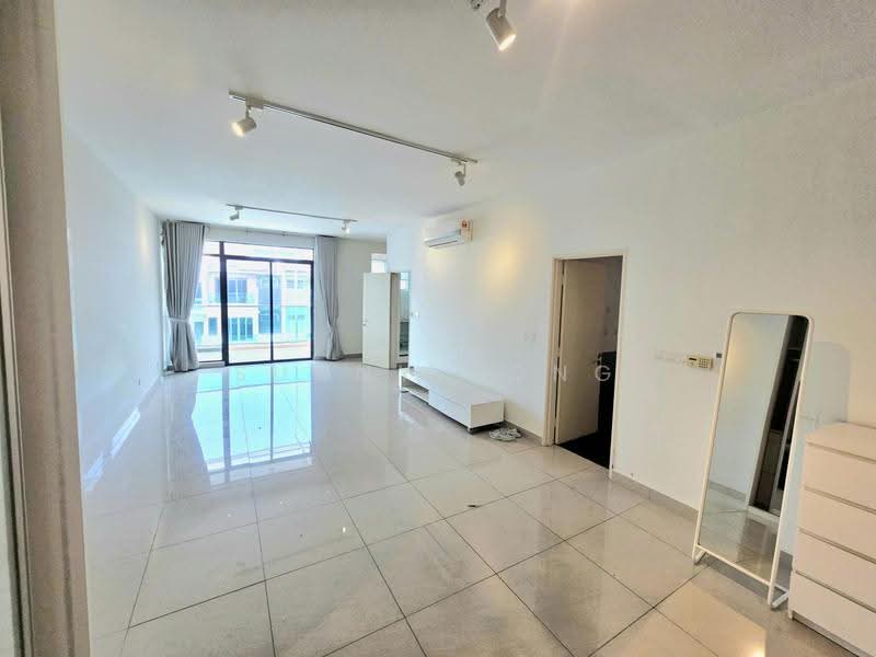 Rumah Teres 3-Tingkat untuk Dijual di Bandar Kinrara (Selangor) - SUNNY YONG - Living Room - PropertyGuru.com.my