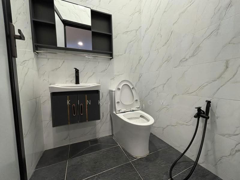 Bungalow House for Sale in Leisure Farm (Gelang Patah) - Kinki Teow - Bathroom - PropertyGuru.com.my