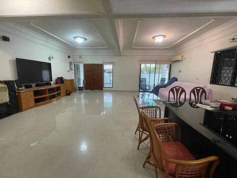 Semi-Detached House for Sale in Pantai Jerejak (Bayan Lepas) - Bernard Chew - Living Room - PropertyGuru.com.my