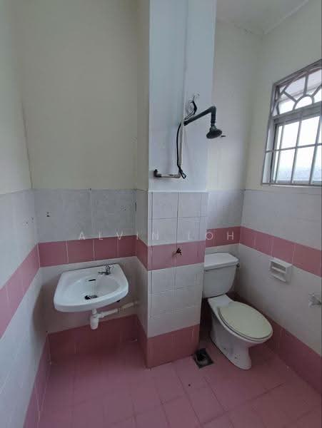 Terraced House for Rent in Taman Bukit Kinrara (Bandar Kinrara) - Alvin Loh - Bathroom - PropertyGuru.com.my