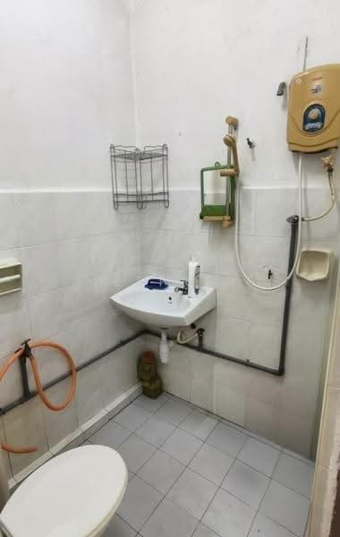 Apartment for Rent at Desa Permai Indah Apartment - Jeffrey Chan - Bathroom - PropertyGuru.com.my