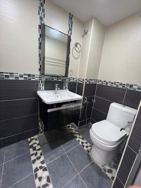 Apartment for Rent at Sri Intan 1 - Angelyn Yong - Bathroom - PropertyGuru.com.my